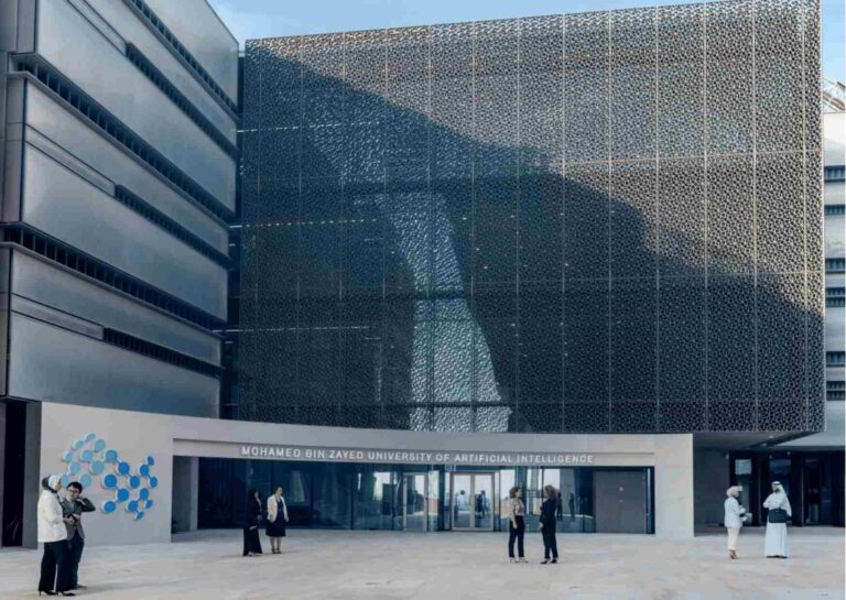 منحة جامعة محمد بن زايد 2026 في الإمارات للذكاء الاصطناعي